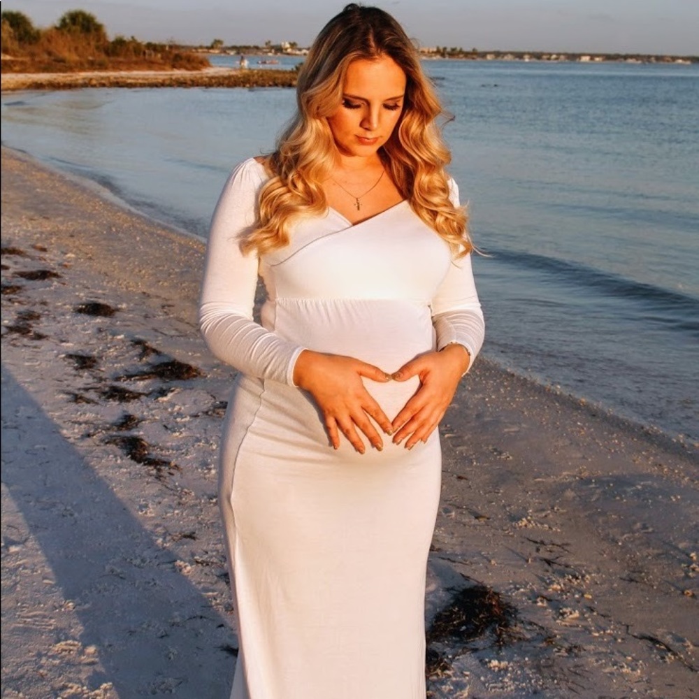 maternity dress for beach or park pics